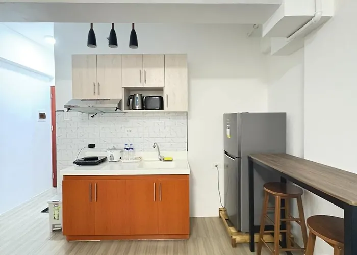 The Cozy With Wifi And Pool Access Unit 1br Lägenhetshotell Lapu-Lapu City